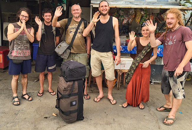 Last good bye at the bus station in Pai